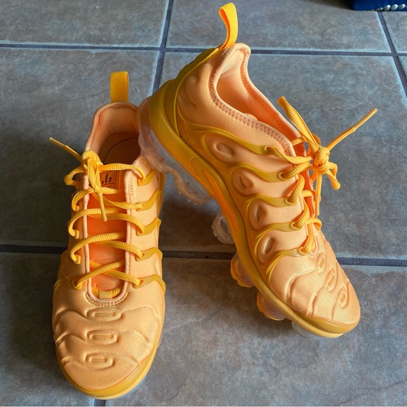 womens vapormax plus laser orange